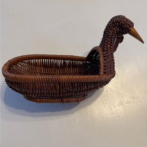 Vintage Brown Wicker/Rattan Duck/Chicken Basket